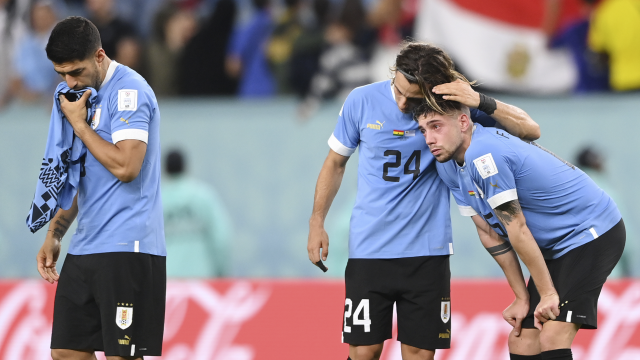Suasana suram Timnas Uruguay setelah mengalahkan Ghana dengan skor 0-2.